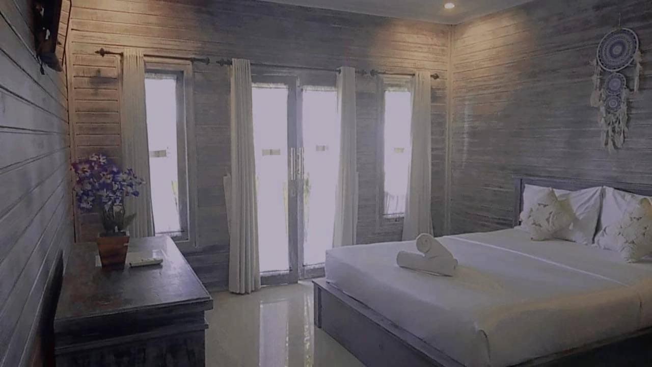 Sarinah Beach - Bistro & Bungalow Batununggul Ngoại thất bức ảnh