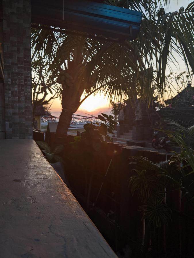 Sarinah Beach - Bistro & Bungalow Batununggul Ngoại thất bức ảnh