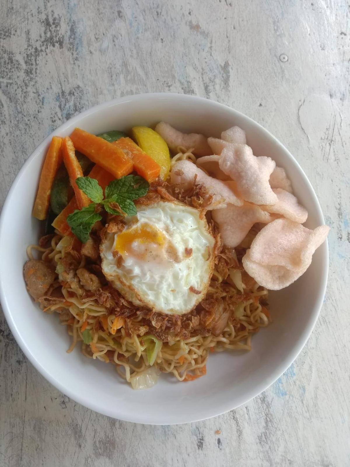 Sarinah Beach - Bistro & Bungalow Batununggul Ngoại thất bức ảnh